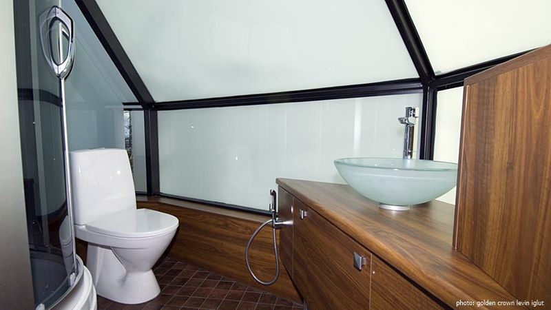 Glass igloo wc